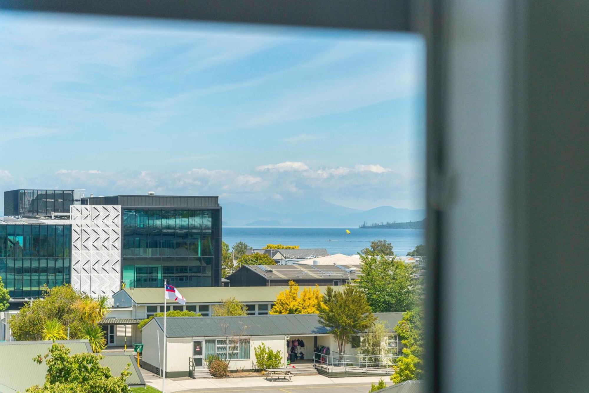 Lakeview Luxury - Taupo Holiday Apartment Eksteriør billede